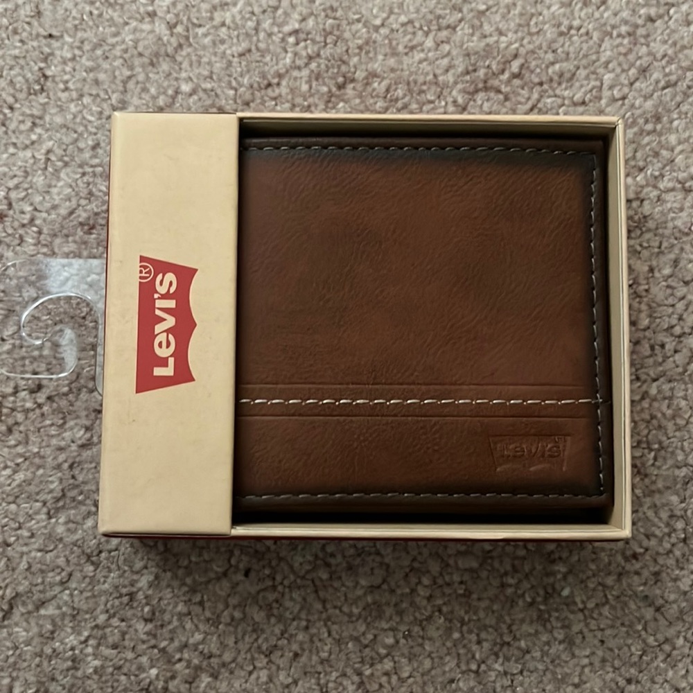 Men’s Levi wallet 🔥